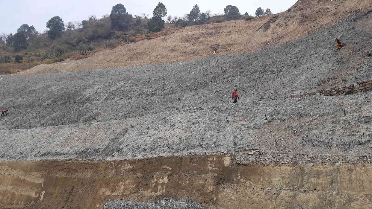 Rock bolt technology will stop landslides on Gangotri Highway Uttarakhand News in hindi