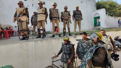 Sambhal violence: Friday prayers were held in Jama Masjid under police surveillance, 1500 people attended