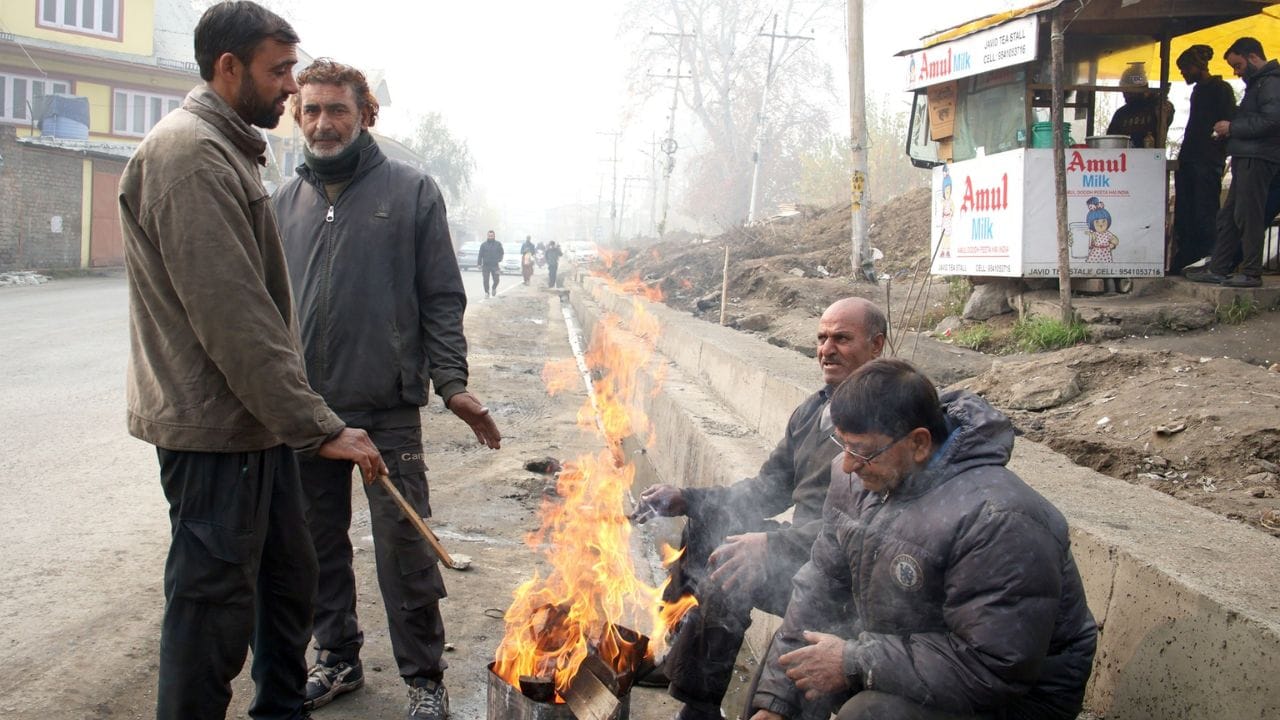 Jammu Kashmir Weather: Coldest night of the season in Srinagar, temperature dropped to -4.1 degrees Celsius, s
