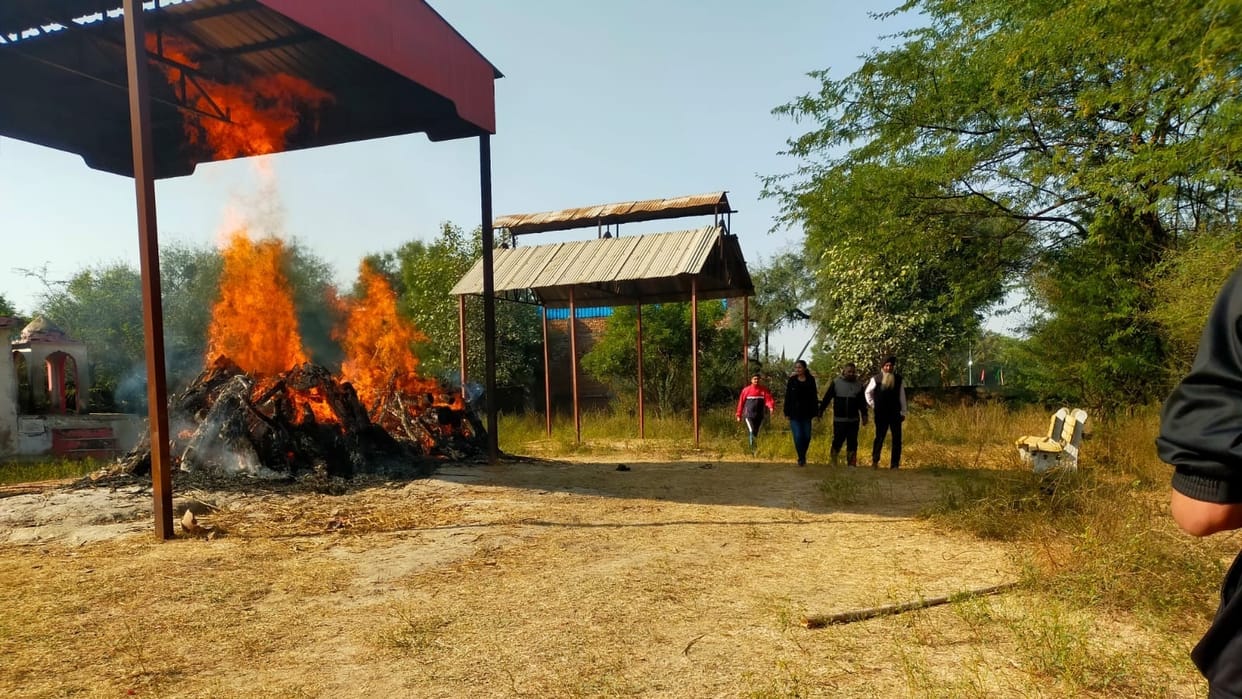 Delhi triple murder case: The three bodies were cremated in Khedi village of Narnaul, silence prevailed all ar