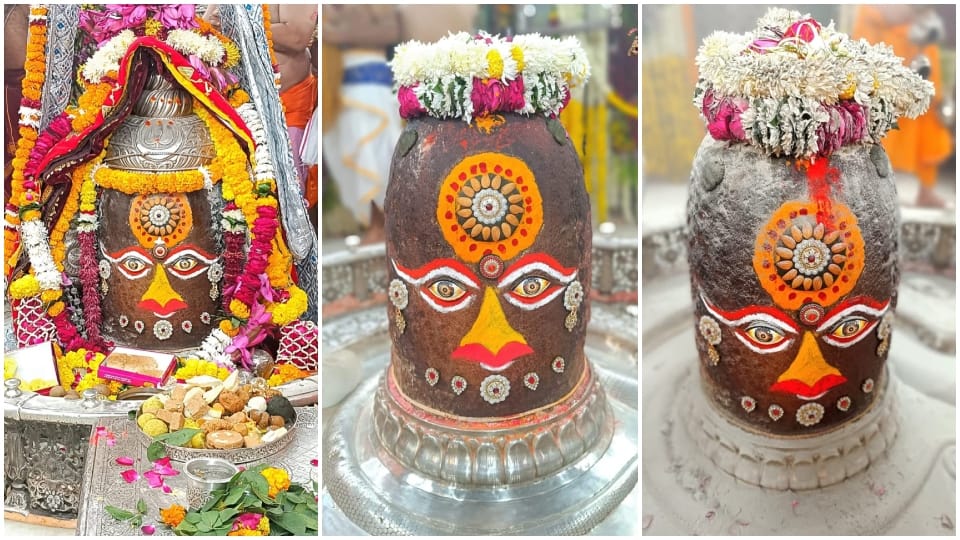 Bhasma Aarti showed the royal form of Baba Mahakal, sun shining on his head