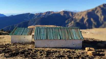 Beautiful tourist spot Vedni Bugyal pond has dried up Dewal chamoli Uttarakhand News in Hindi