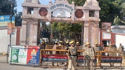 29.67 lakh rupees recovered from Gurumukhi Express train 6.50 lakhs looted on pretext of registry