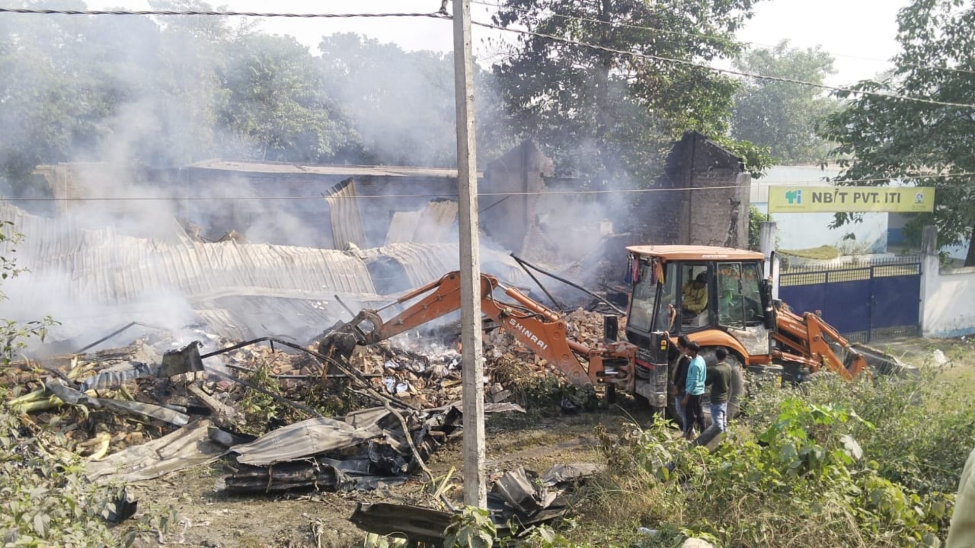 Bihar News: Huge fire in leaf plate factory in Muzaffarpur, loss of more than 70 lakhs