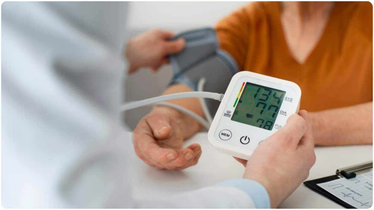 What is White Coat Syndrome Disease know Symptoms Causes Know Why Blood Pressure Rise Suddenly
