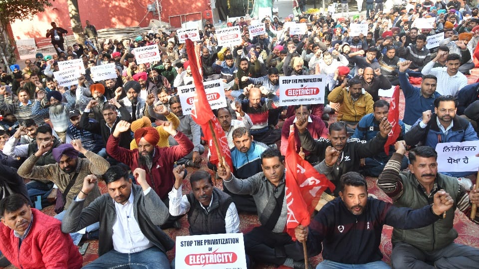 Protest against electricity privatisation in Chandigarh ESMA imposed on workers