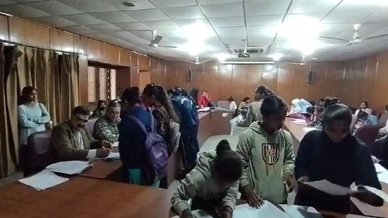 girl students registered to become Bima Sakhi in bareilly