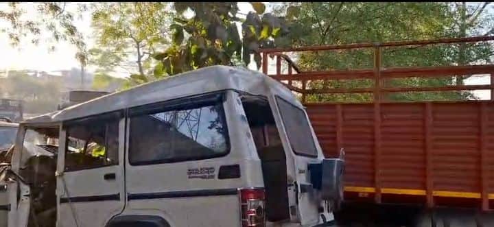 Chitrakoot road accident Overloaded vehicles roam around fearlessly major accidents have happened on highway