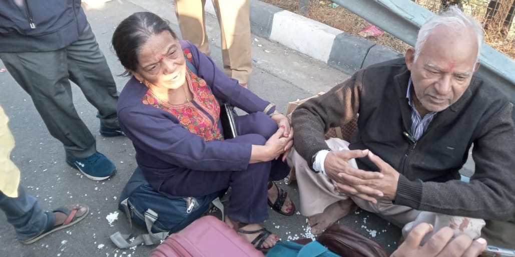 Kannauj Accident Bus drivers hands and legs were cut off passenger said sound of explosion is echoing in ears