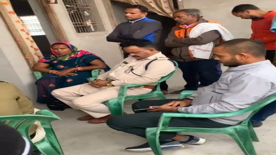 A young man suffering from his wife committed suicide in Dhamtari