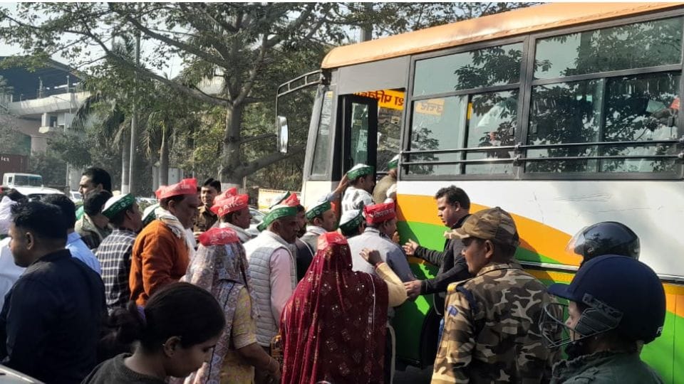 Case registered against 41 farmers protesting at Pari Chowk in Greater Noida