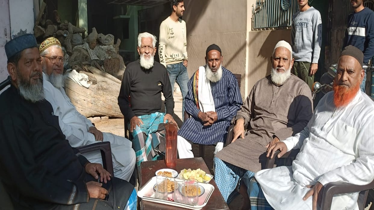 Mahakumbh of brotherhood: Rakib Chacha had opened his house for the devotees who were drenched in the icy cold