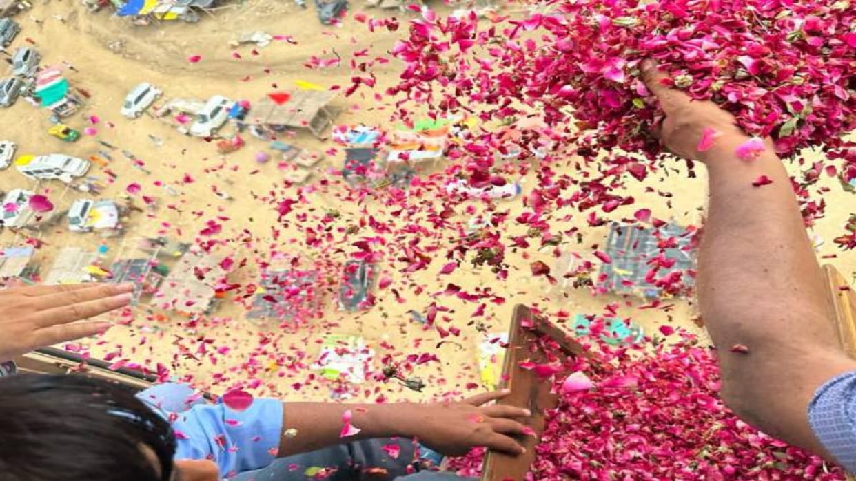 Flowers will rain from the sky on the banks of Sangam in Mahakumbh