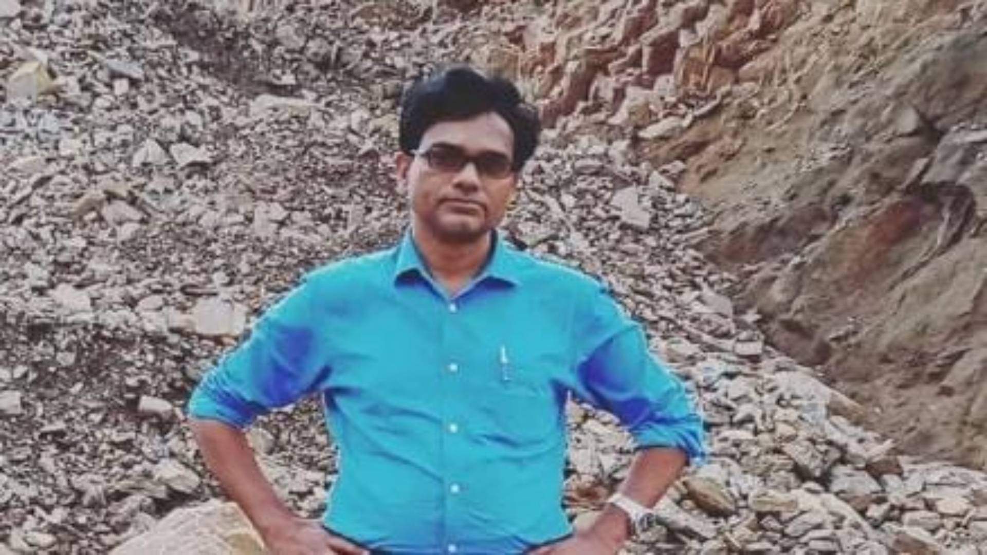 सहायक राजस्व निरीक्षक, दुर्गा सिंह चंदेल