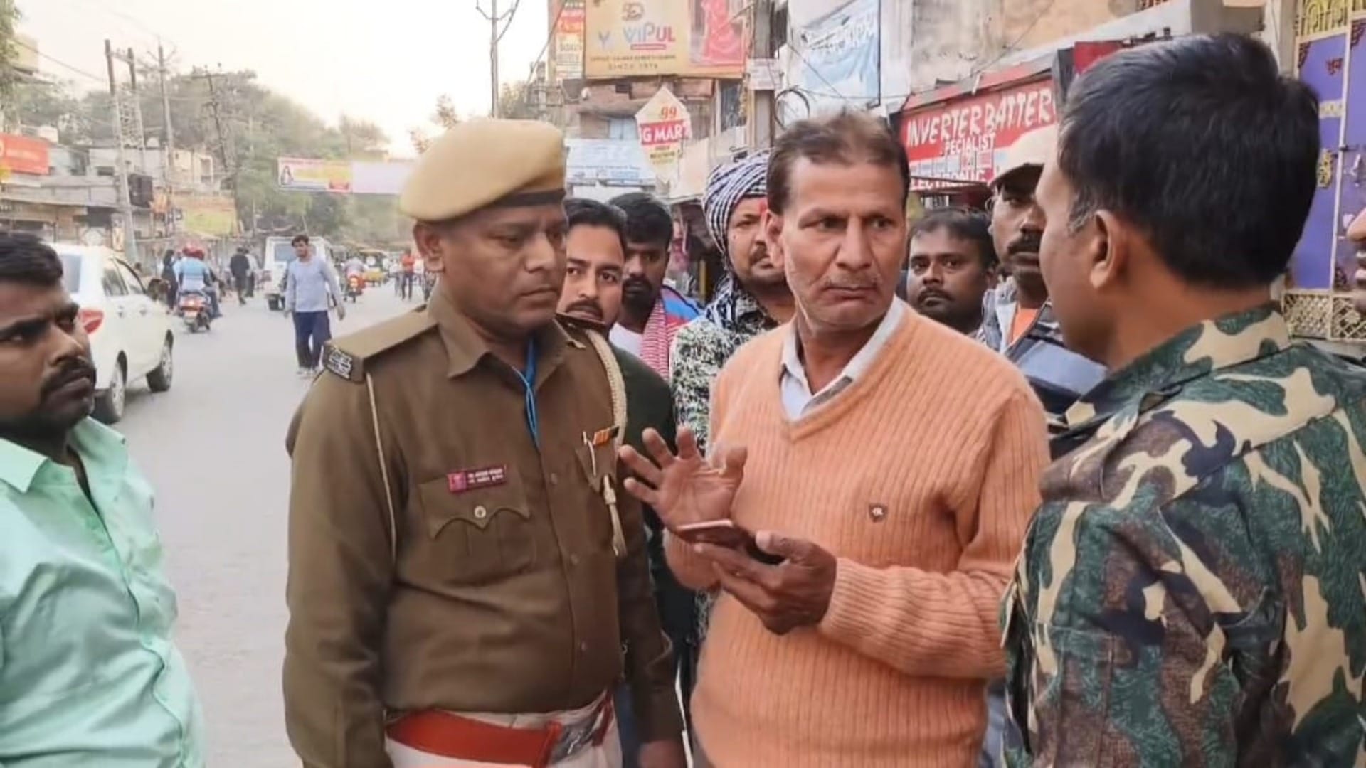Muzaffarpur Crime: Rs 1.5 lakh looted from teacher in broad daylight, bikers gang absconding; Bihar Police