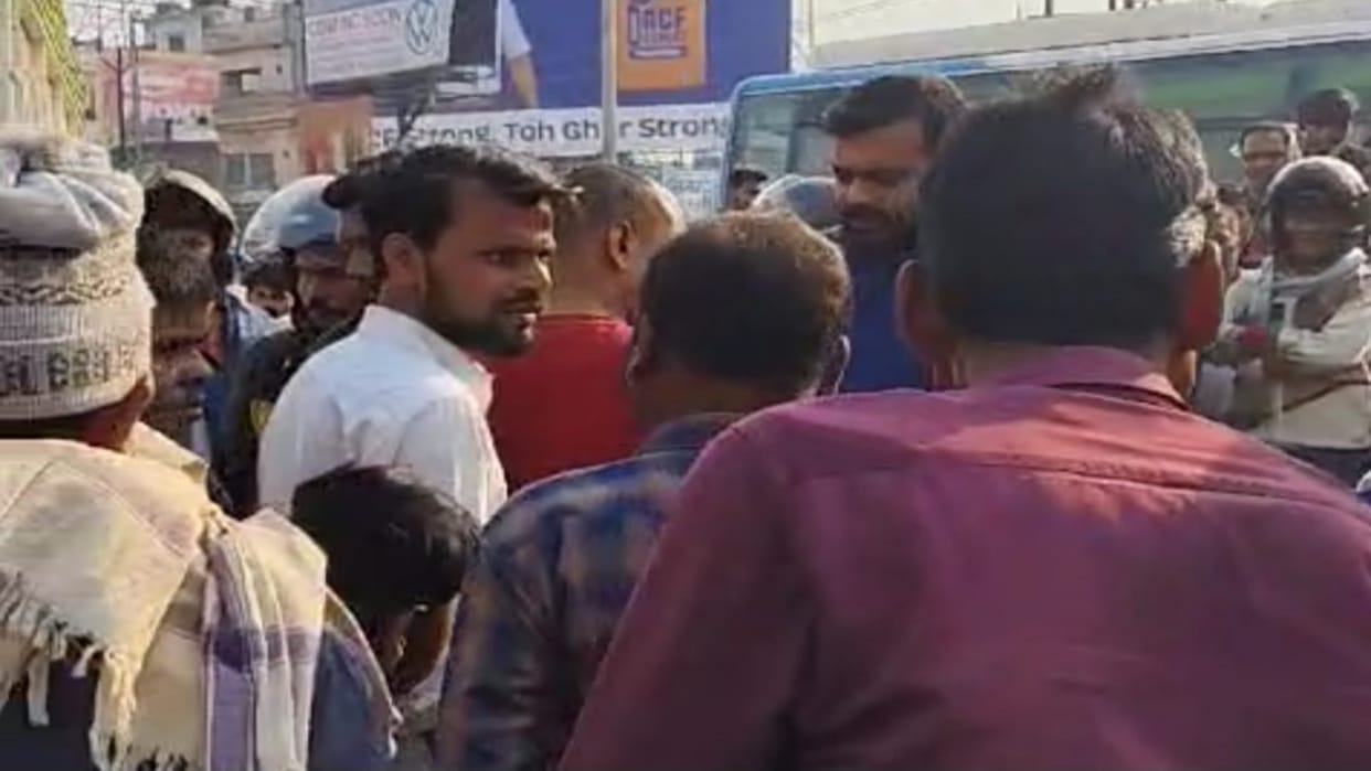 Muzaffarpur News: Speeding truck crushes grandmother and grandson, woman died, young man's condition critical