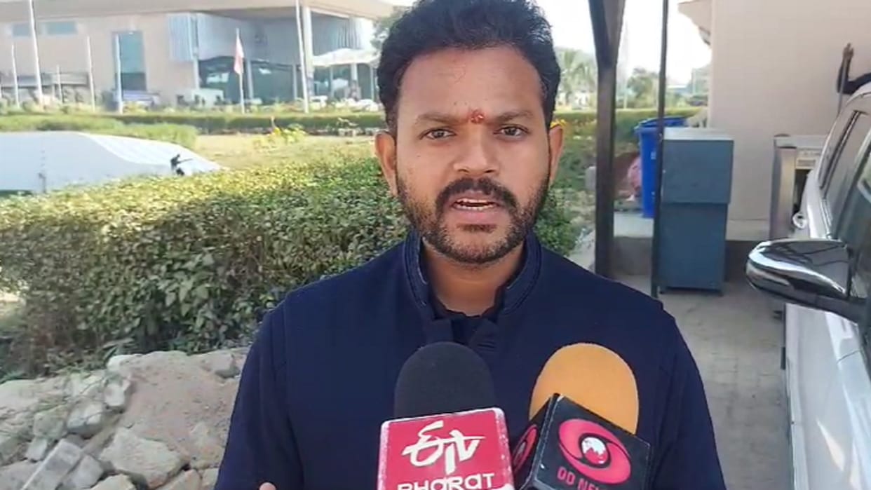 Aviation Minister gave the gift of night landing and direct flights to eight cities, schedule released