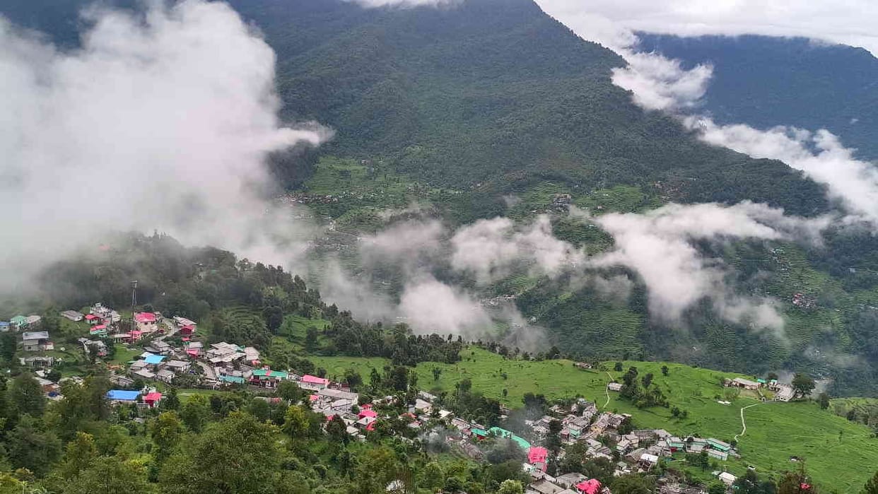 Uttarakhand Weather News Update weather change Light rain in hilly districts today