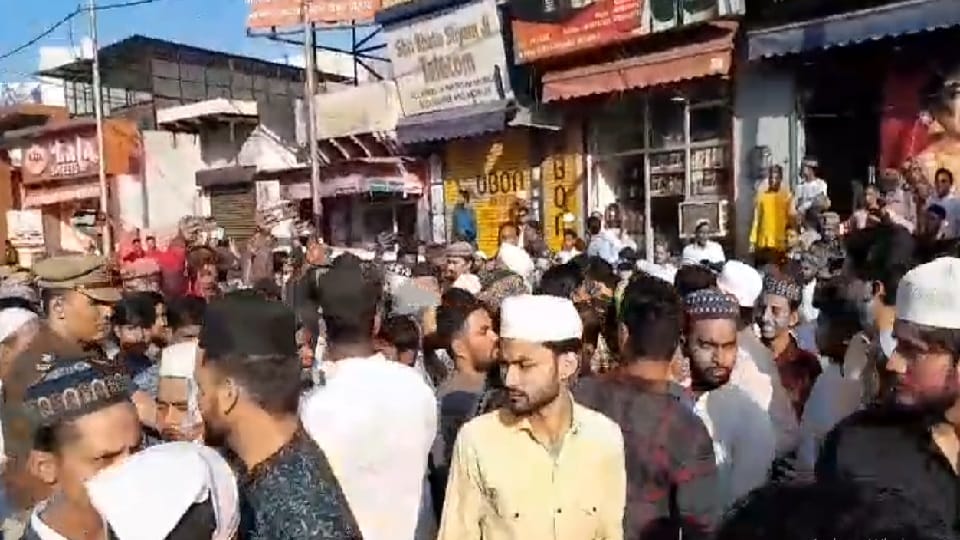 Muslims angry over hoarding of Bajrang Dal s Shaurya Diwas Yatra in Mathura