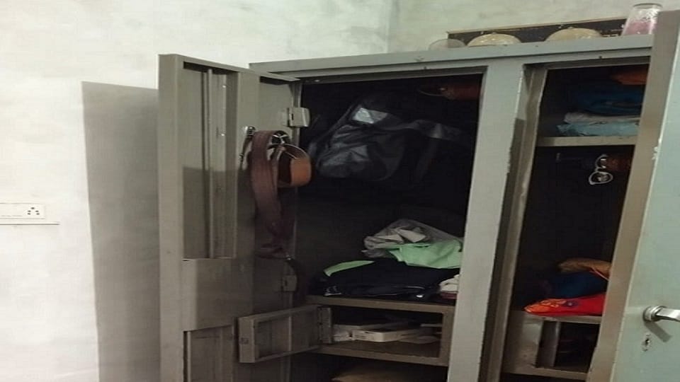 gang of thieves used to rob closed houses four people including a juvenile delinquent arrested
