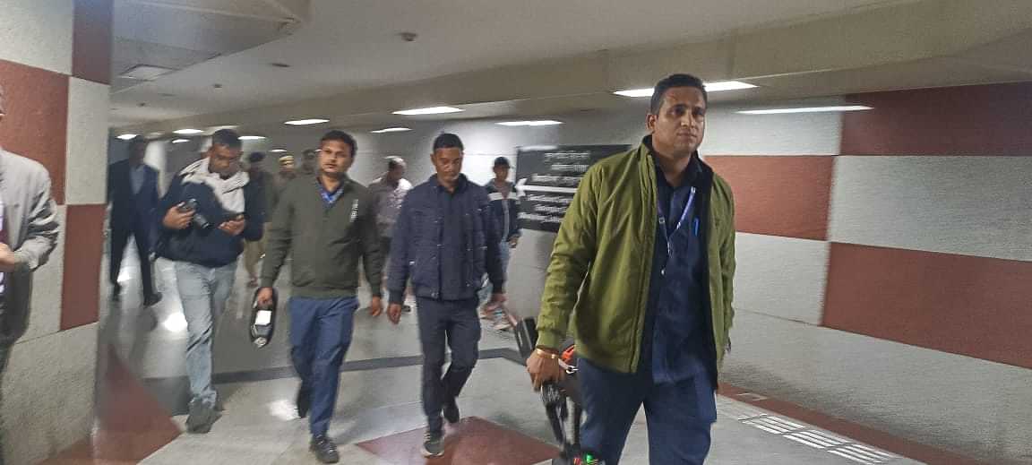 Lucknow: Late Night Threat To Bomb Hussainganj-alambagh Stations, See This  High Voltage Drama In Pictures And - Amar Ujala Hindi News Live - लखनऊ:देर  रात हुसैनगंज-आलमबाग स्टेशनों को बम से उड़ाने की