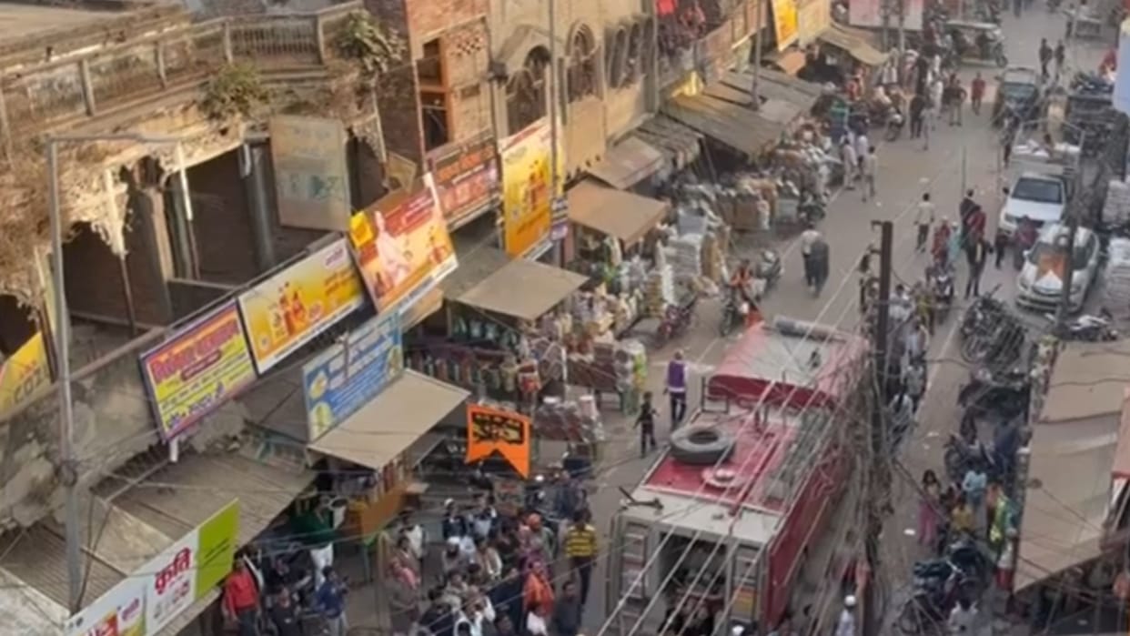 Fire causes chaos; cotton and mattress shop caught fire due to short circuit, goods worth lakhs burnt to ashes