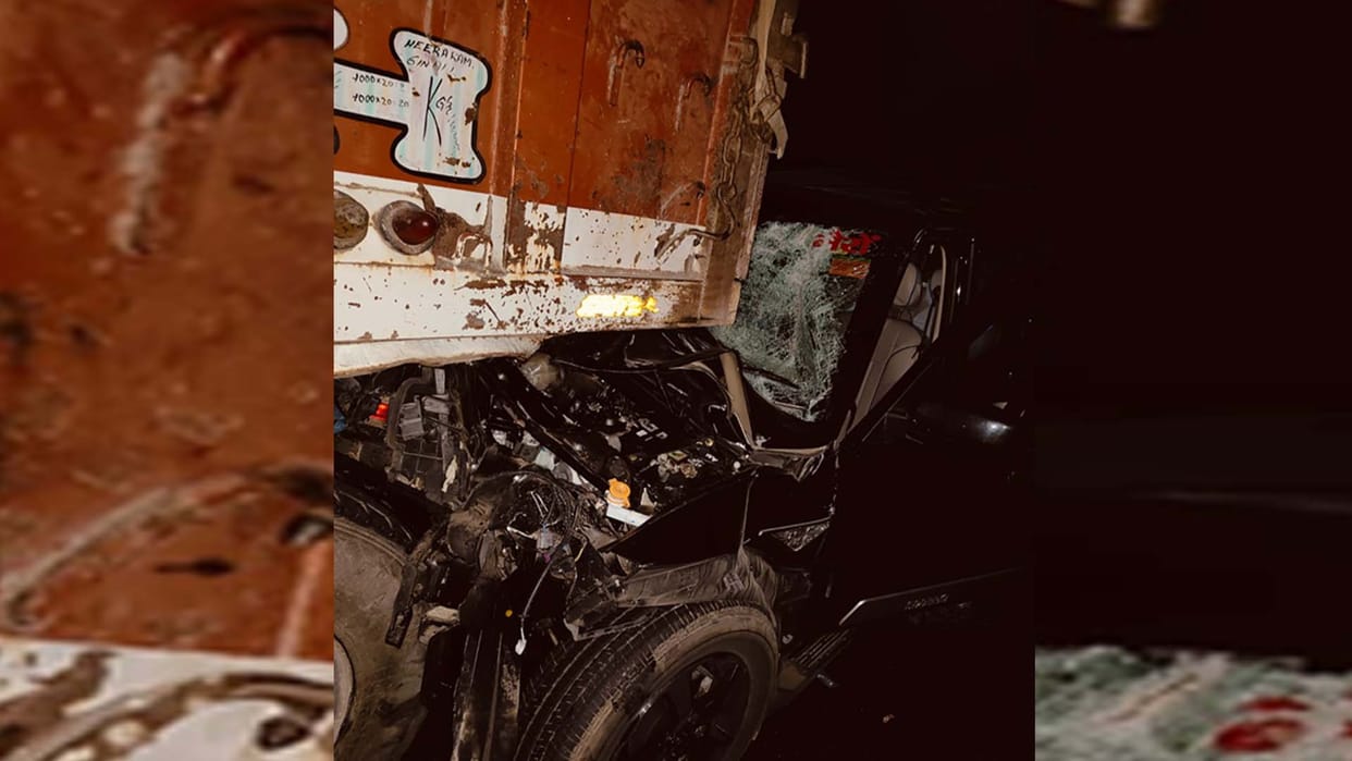 Kannauj: Car collides with dumper on expressway, husband dies, wife seriously injured