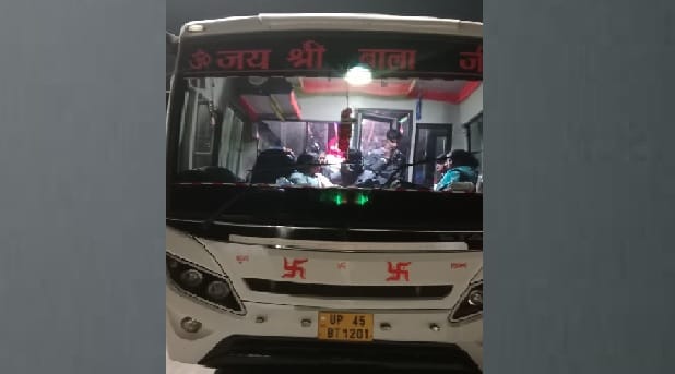 Unnao Road Accident DCM crushed a couple on the expressway passengers were walking below as the bus broke down