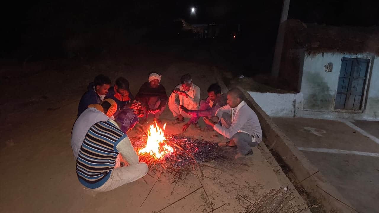 Hamirpur Suicide old couple was in debt to moneylenders villagers are not ready to say anything