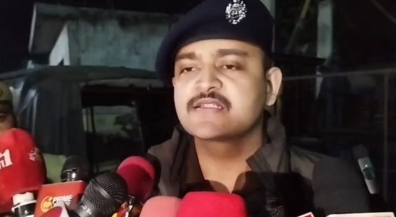Mahoba Murder murder of PRD Jawans son accused stabbed him with a knife there was a dispute over 100 rupees