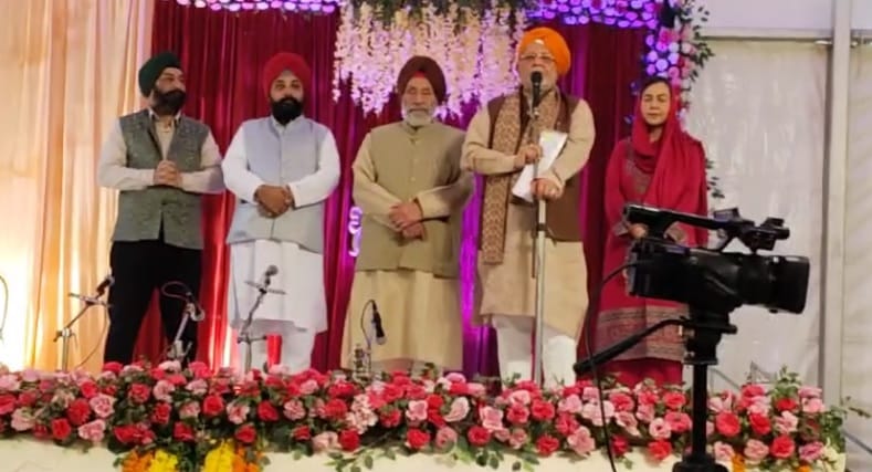 Two and a half lakh devotees took langar Suresh Khanna said No one has a history like Sikh community