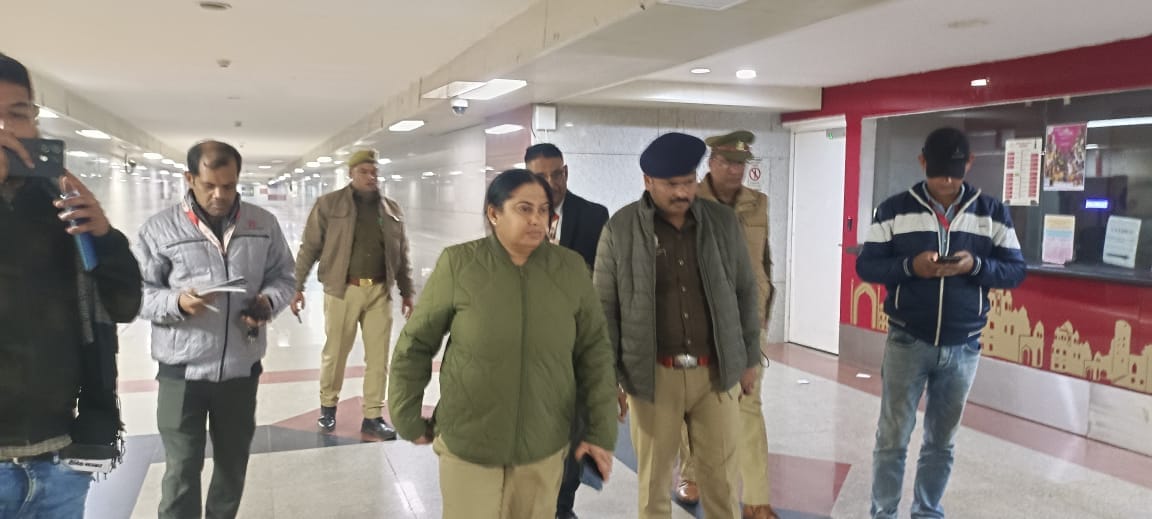 Lucknow: Late night threat to bomb Hussainganj-Alambagh stations, see this high voltage drama in pictures and