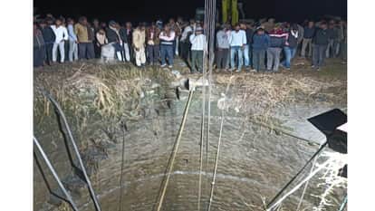 Mandsaur: Farmer fell into a well while driving a tractor on the farm