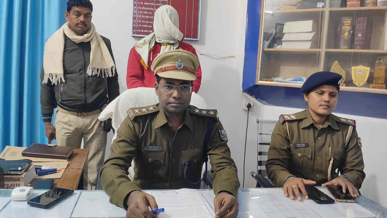Bihar: Young man had threatened the PACS president husband in old dispute