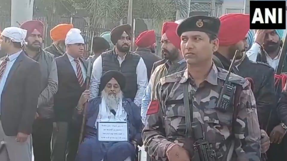Shiromani Akali Dal leader Sukhbir Badal arrives at Gurudwara Shri Fatehgarh Sahib to perform seva