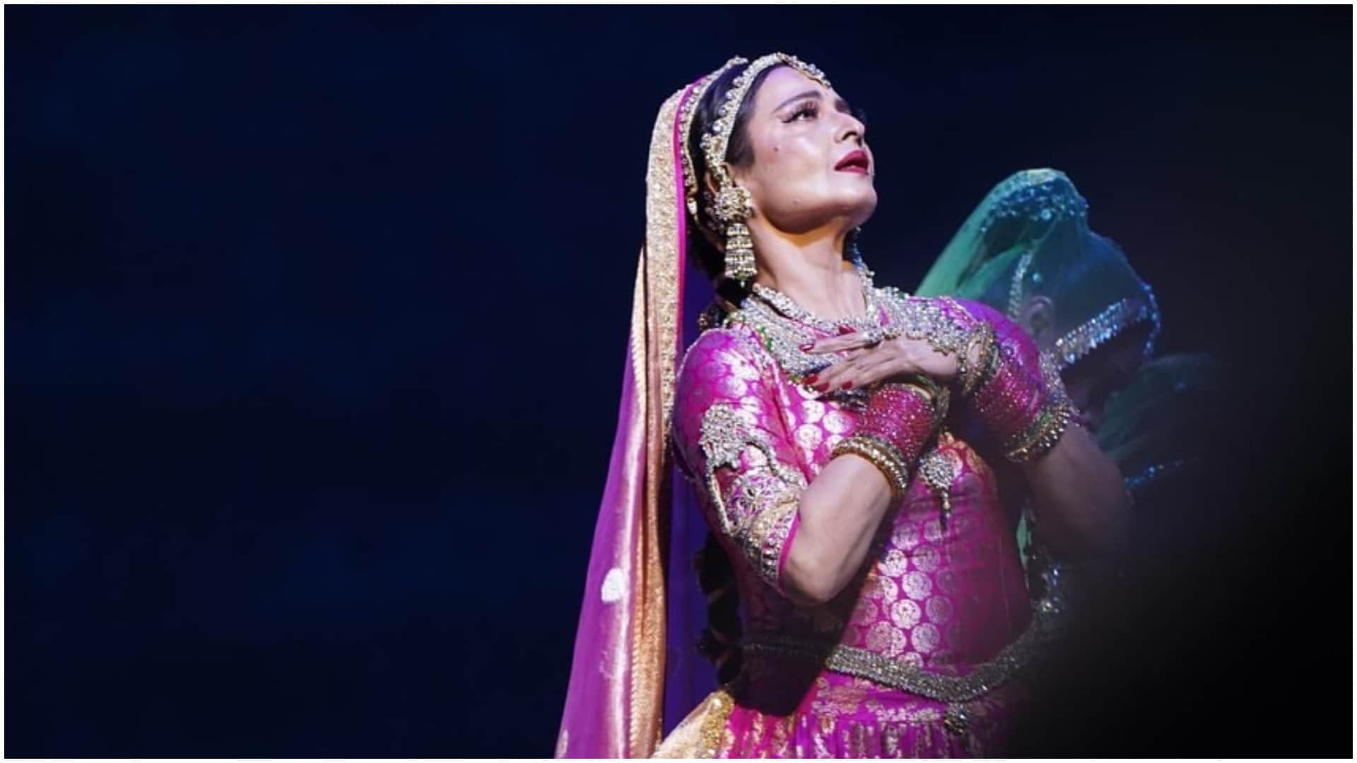 Rekha mentions indirectly amitabh bachchan on the great indian kapil show and praised him