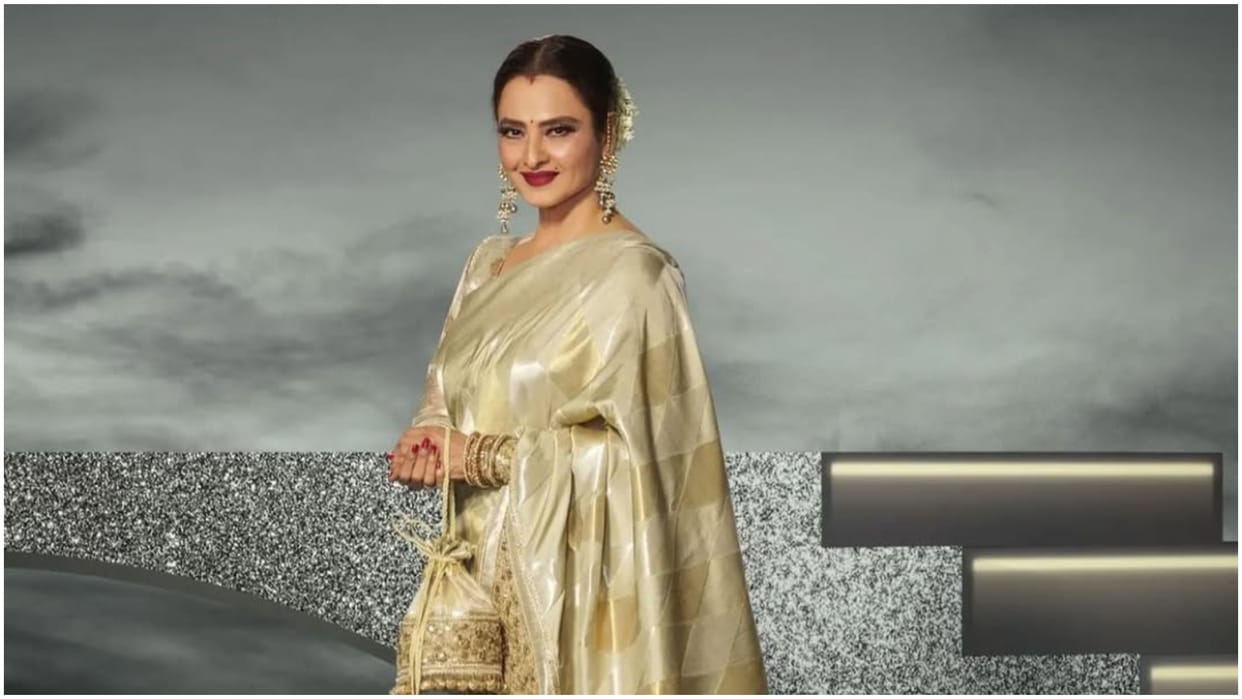 Rekha mentions indirectly amitabh bachchan on the great indian kapil show and praised him