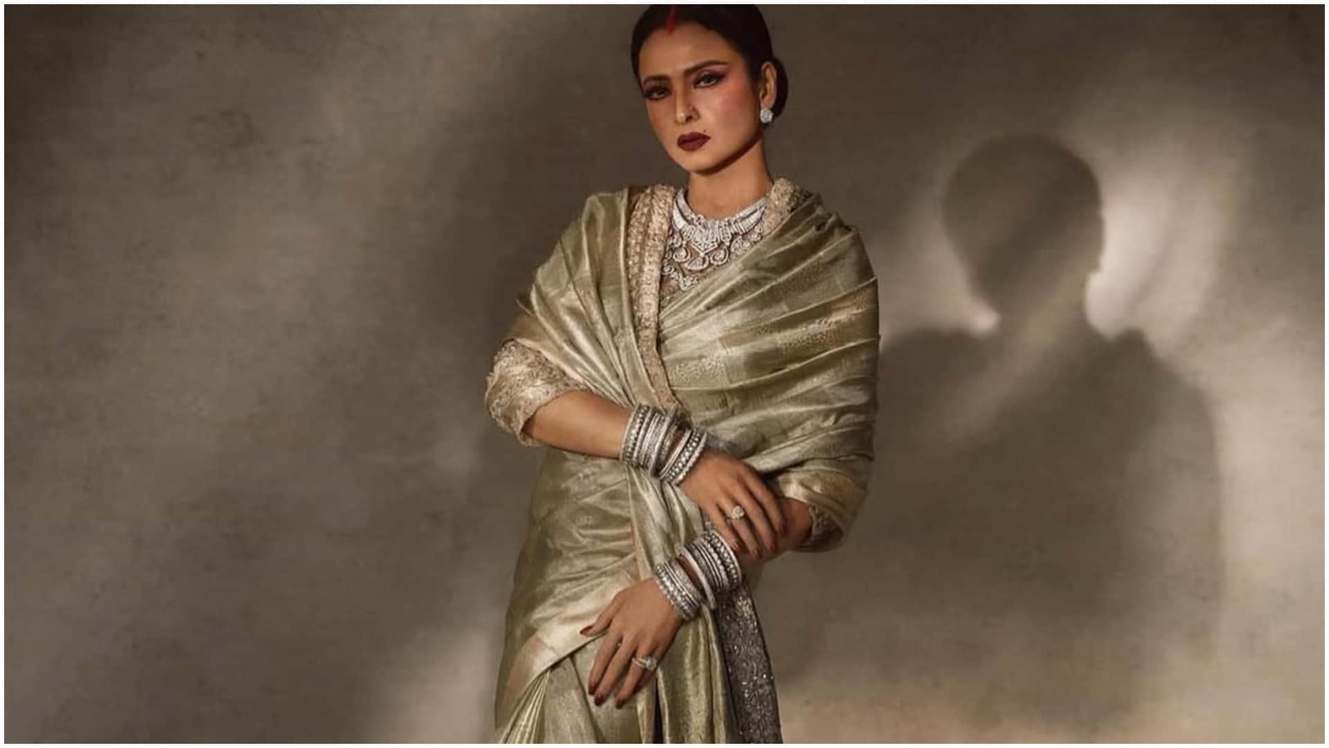 Rekha mentions indirectly amitabh bachchan on the great indian kapil show and praised him