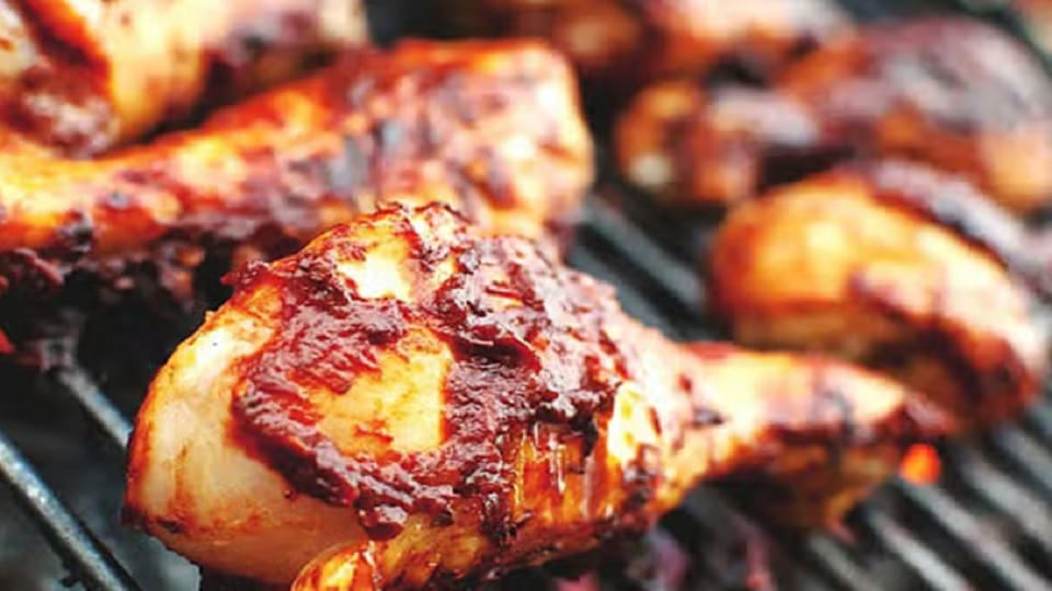 Two parties fight over keeping chicken in Palwal Haryana