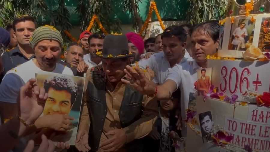 Dharmendra celebrated his Happy Birthday cutting cake with sunny deol and boby deol