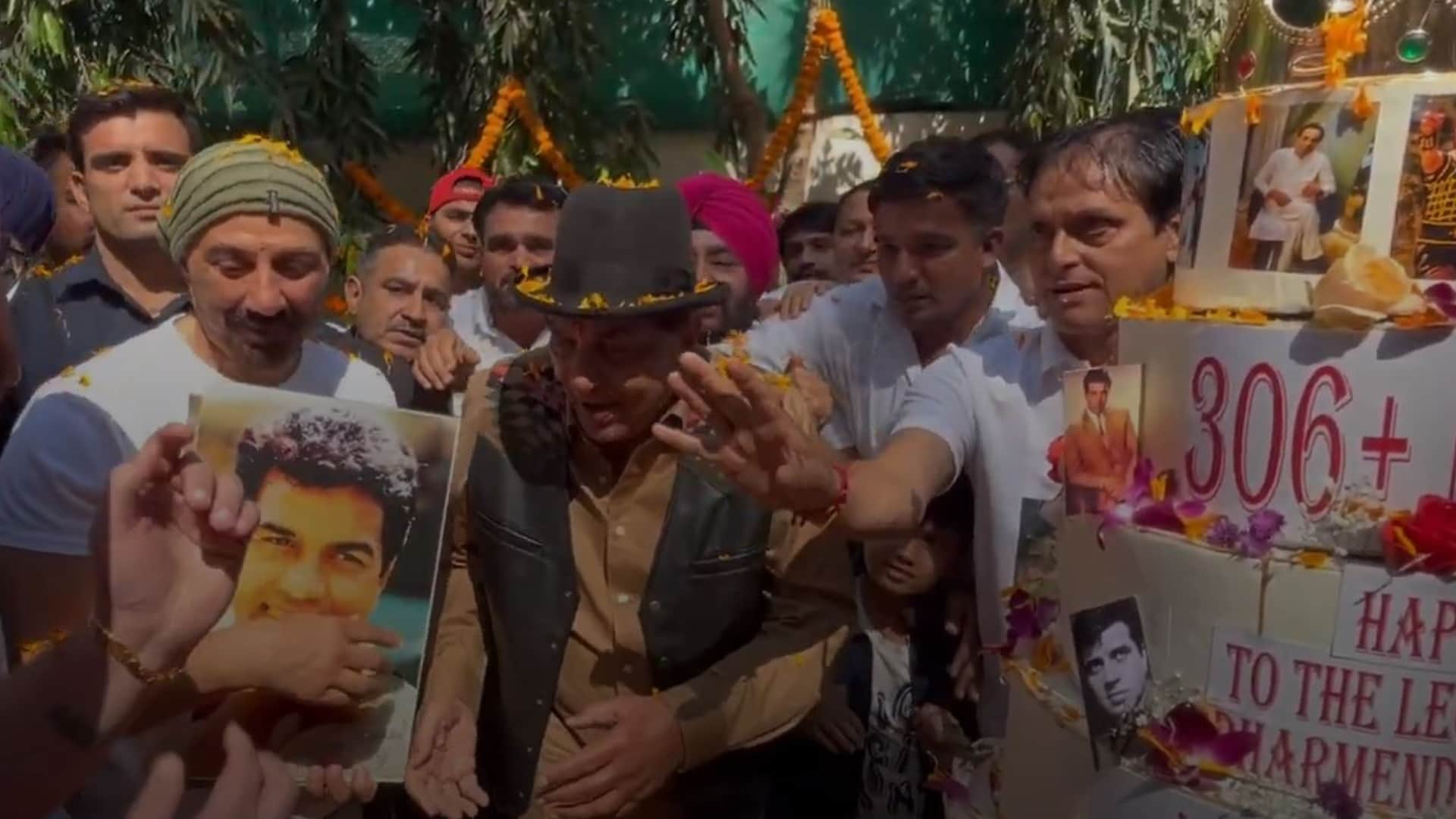 Dharmendra celebrated his Happy Birthday cutting cake with sunny deol and boby deol