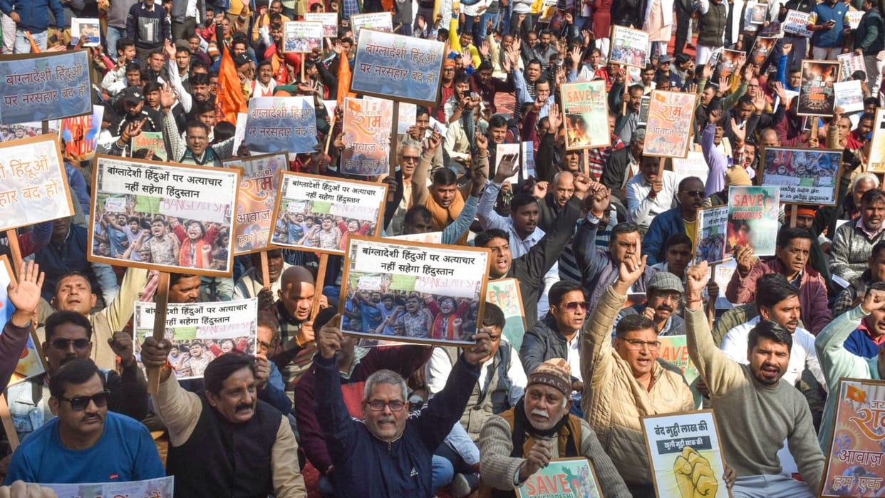 Protests across West Bengal over situation in Bangladesh, Dhakai sarees torched