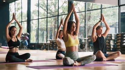 तनाव कम करने के लिए योग