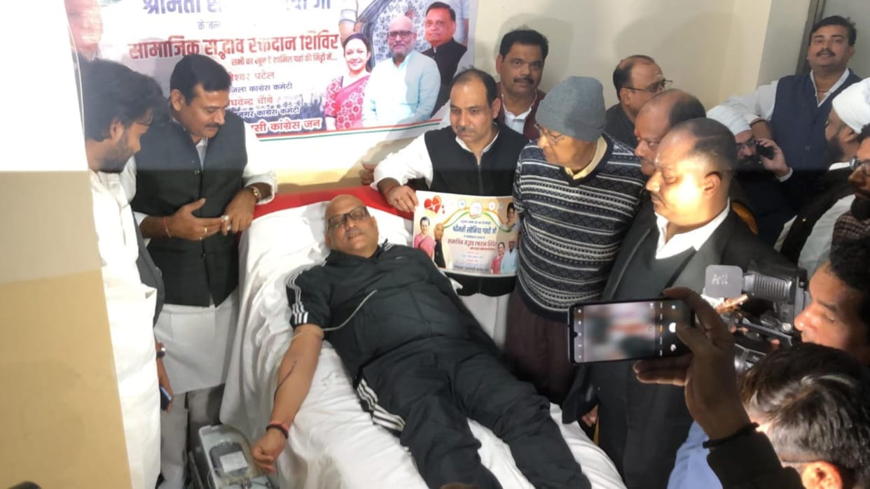 Congressmen donated blood on Sonia Gandhi's birthday