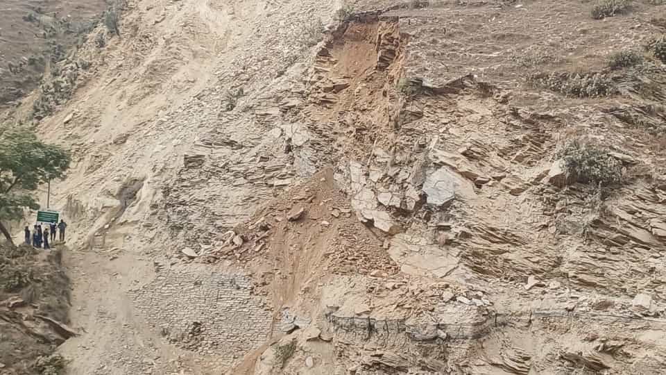 Uttarakhand News: Landslide occurred in quarab almora