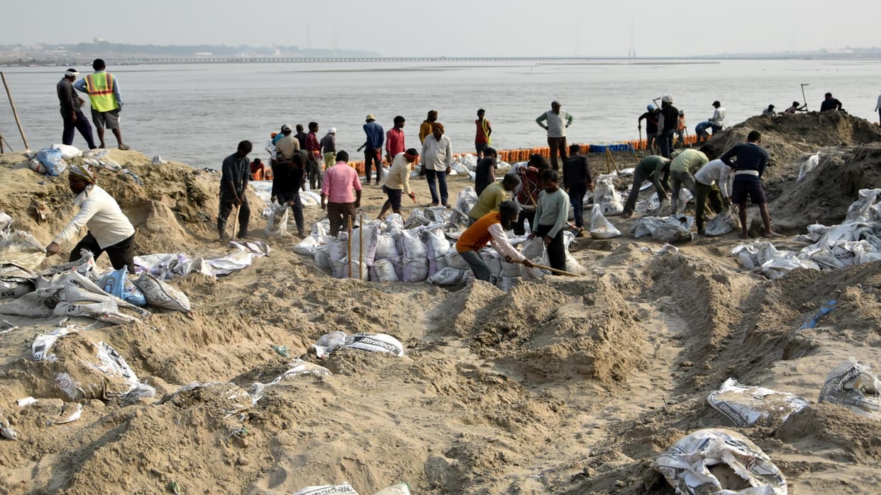 tradition of Kumbh Mela settlement is centuries old, all the Akharas got land in Prayag in the 18th century