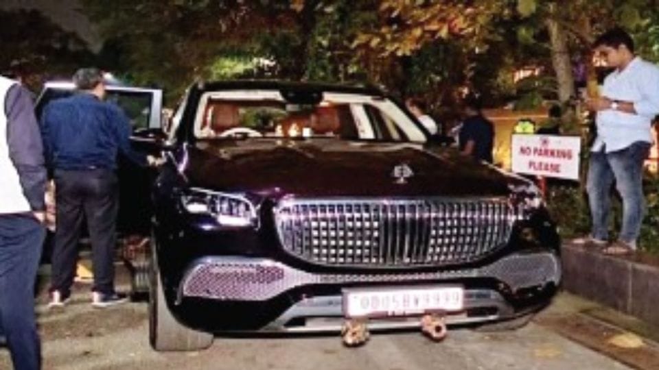 CBI arrested Government Company Bridge and Roof GM Chanchal Mukherjee on charges of taking bribe