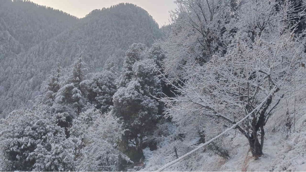 Uttarakhand Weather News Update may be snowfall in high altitude areas on October 22