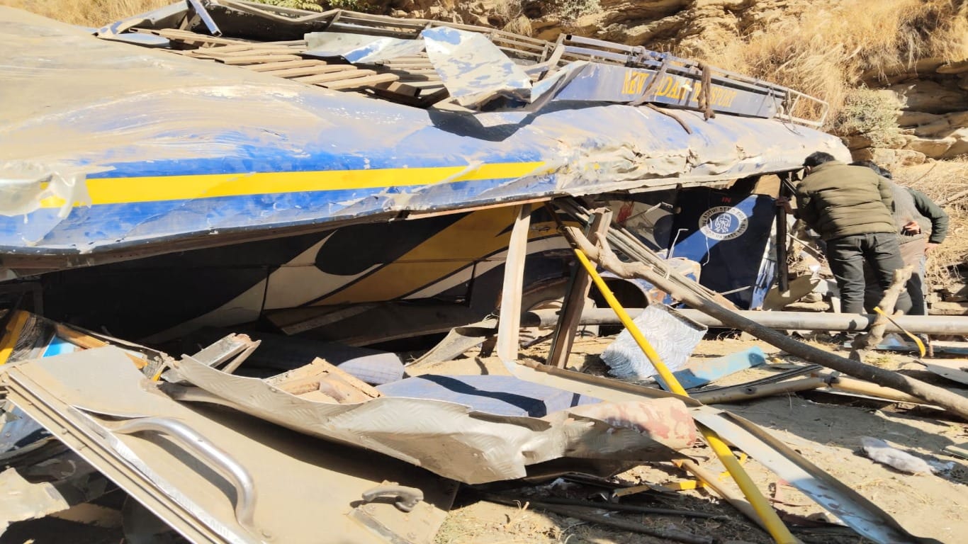 Anni Road Accident: A private bus was shattered after falling into a ditch below the road, see pictures