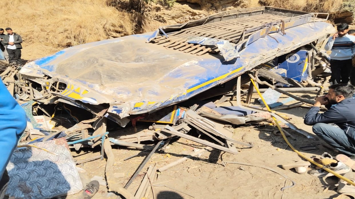 Anni Road Accident: A private bus was shattered after falling into a ditch below the road, see pictures